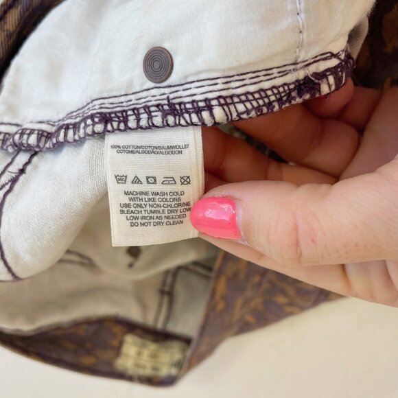 Free People Cutoff Frayed Shorts Size 29 Womens Purple Printed Denim Mid Rise - Picture 2 of 10